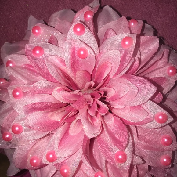 Beautiful large artificial Dahlia flowers - Picture 8 of 8